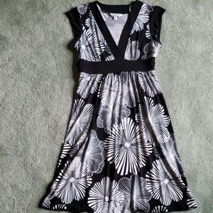 EUC Speechless Sz M white/black summer dress